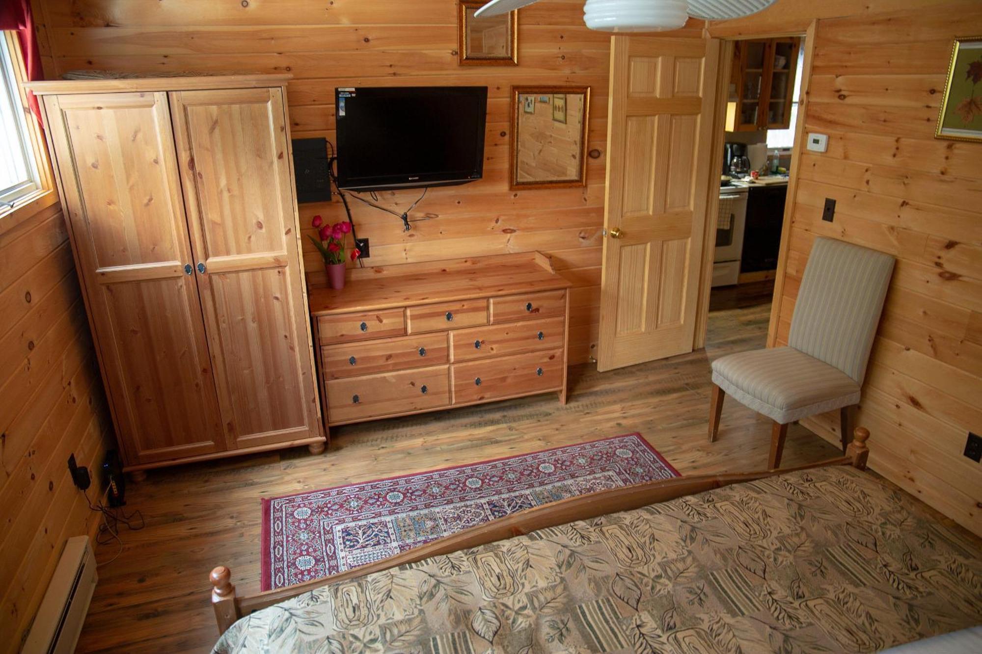 Motel Long Lake&Cottages LLC Buitenkant foto