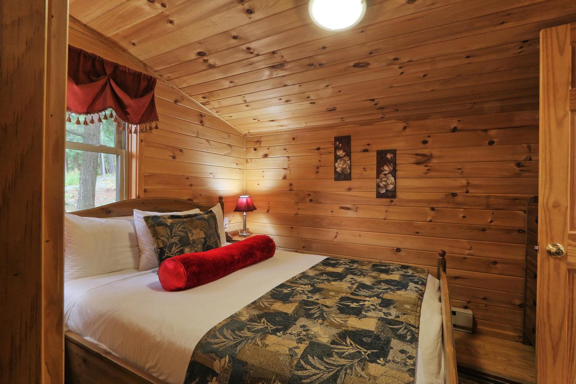 Motel Long Lake&Cottages LLC Buitenkant foto